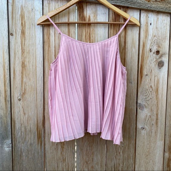 Abercrombie and Fitch pink pleated top - Picture 2 of 2